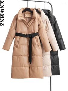 Trenchs de femmes XNWMNZ 2024 Automne Hiver Femme Mode Cuir Longue Veste rembourrée thermique avec ceinture Femmes Vintage Parka Faux Coton Manteau