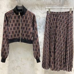 Zweiteiliges Damenkleid, lässige Anzüge, Buchstaben, Luxus-Designer-Fraujacke, Mäntel, Damen-Langarmjacke, coole Mädchen, Streetwear, Damenbekleidung, Velours-Oberteile, Röcke