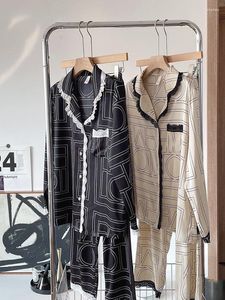 Vrouwen Tweedelige Broek 2023 In Set Pyjama Voor Vrouwen Designer Lange Mouwen Tops Jas Broek Outfit Bijpassende Kleding