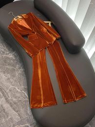 Tweedelige broek voor dames 2024 Kwaliteit Velvet ontworpen dame solide kantoorpak enkele knop Blazer met lange mouwen wijd uitlopende vrouwen 2 stks Brown