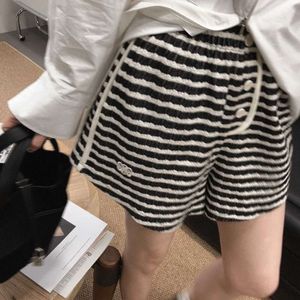 Dames tweedelige broek CE24SS NIEUW Letter Borduurde decoratie Decoratie Design mode veelzijdige gestreepte shorts voor vrouwen