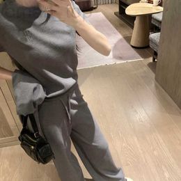 Designer de pantalons à deux pièces pour femmes 24SS New Miu Home Advanced Grey paresseux et exquis à manches courtes cardigan tricot de la jambe large trois ensembles