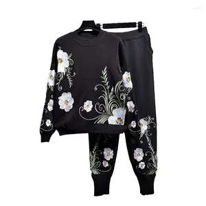 Tweedelige damesbroek met bloemenborduurwerk Gebreide trainingspakken Dames Casual outfits Losse zwarte O-hals trui Trui met potlood Set Vrouwelijk