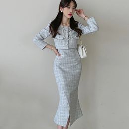 Tweedelige broek voor dames Koreaanse herfst winter dames 2-delige set korte jassen met enkele rij knopen Vintage midi-kokerroksets Tweed eenvoudig geruit pak 231202