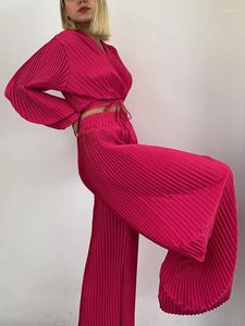 Pantalones de dos piezas para mujer, traje de pantalón plisado rojo rosa con Top corto, chándal con cuello en V y pierna ancha y manga acampanada para niña