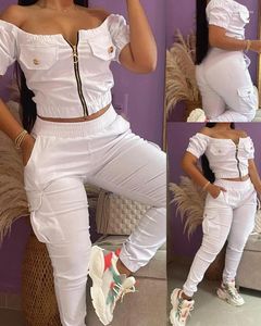 Pantalons de deux pièces pour femmes Set Femme Tenue 2024 Spring Fashion Off épaule Zipper Design à manches courtes Crop Top Pocket Cuched Cuched