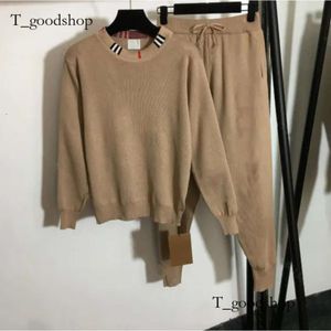 Pantalones de dos piezas para mujeres Juego de lana Sweater Sweater Sweater Sweatshirt Borded Round Neck Manga larga 25B
