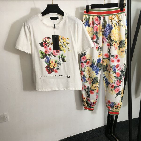 Pantalons de deux pièces pour femmes Designer de luxe de mode T-shirt blanc et pantalon à imprimé floral costume de tenue sportive décontractée
