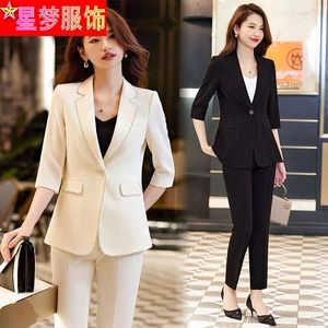 Pantalon de deux pièces pour femmes printemps 2024 Suit de mode à manches mi-manches Uniforms de travail noir Office Lady Formal Wear Manager