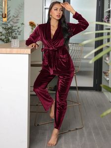 Pantalons deux pièces pour femmes Hiver vin rouge ensemble de pyjama pour femmes 2 pièces peignoir en polaire pantalon de salon ceinture à la taille manches longues vêtements de nuit vêtements de nuit avec poche 231021