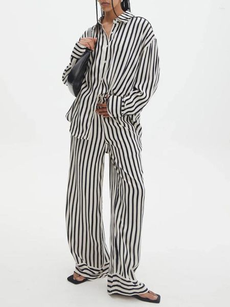 Pantalon de deux pièces pour femmes Femmes 2 pyjamas rayés Ensemble chemise boutonnée à manches longues et vêtements de nuit à jambes larges