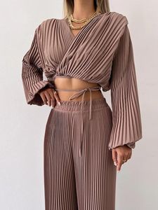 Pantalon de deux pièces pour femmes Suisse élégante 2024 Automne mode sexy v-couches bouffantes Pouffée à lacets plissés