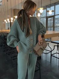 Dames tweedelige broek Vrouwen breien twee stukken trui pak hennep bloem v-hals met een met een borte vestiging met een borte lady winter casual trui set 231218