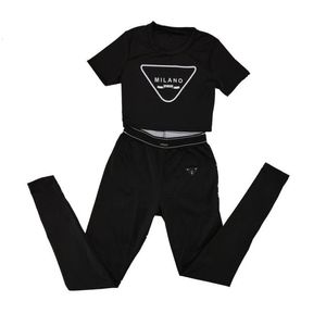 Pantalon de deux pièces pour femmes Tracksuits de piste de concepteur lettre imprimé y à manches courtes t-shirt décontracté costume de sport rond