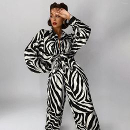 Pantalon de deux pièces pour femmes Femmes Zebra Print Set Summer Léopard Noir et blanc Rayé Revers imprimé Chemise à manches longues Pantalon ample Mode