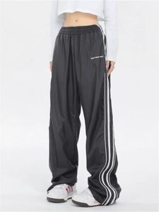 Pantalon pour femmes en deux pièces y2k streetwear joggers pantalons femmes décontractées de cargaison de jambe large pantgs pantgs pantalon de sueur technique harajuku pantalon baggy parachute 230912