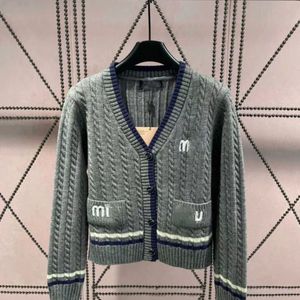 Damessweater met v-hals, grove wol, gebreid, logoletterborduurwerk, collegestijl, truivesten MLXL