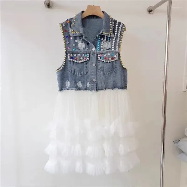 Chalecos de mujer Trabajo pesado Malla Empalme Sin mangas Agujero Chaleco de mezclilla Remache Diamante Verano Mujeres Rosa Blanco Azul Jeans Chaleco Slim Veste