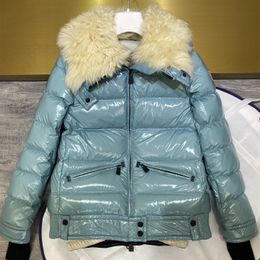 Gilets pour femmes Veste d'hiver pour femme avec duvet d'oie blanche combinaison de ski chaude surdimensionnée en laine d'agneau col en fourrure résistance au vent manteau de loisirs en vrac 230215