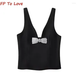 Gilet pour femmes Y2K Street 2024 Printemps Automne Black Jeweld Bow Embellifhed Top V-Neck Sexy Sexy Backless Vest 2805777