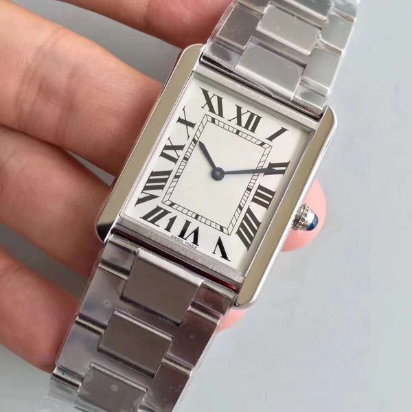 Cadrans de montre-bracelet à watch de montre pour femmes avec cadran de mouvement de quartz de conception à deux broches en argent avec bracelet en acier de sangle de motif en diamant et crocodile