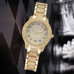 Montres féminines 2pcs Luxury Womens Gold Fashion Womens Quartz Heart Diamond poignet Elegant Womens Bracelet Set Reloj Mujer