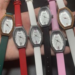 Женские часы, распродажа, оптовая продажа, 1 лот = 6 шт., женские часы Tonneau, винтажные, с цирконами, кристаллами, наручные, кварцевые, римские, для девочек, студентов, Q231101