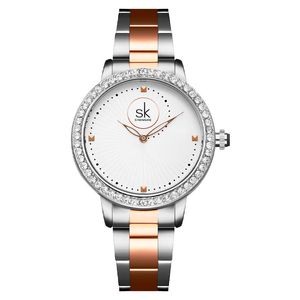 Montres pour femmes de haute qualité en spirale de diamant en spirale en spirale en métal acier avec une batterie de quartz imperméable 36 mm montre