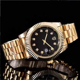 Montres féminines pour hommes Diamond es luxe à la mode toise et à la mode noire avec un calendrier Calle de pliage maître masculin 40 mm Giftluxury hommes es femmes relogio masculino l46