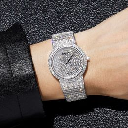 Montres pour femmes OUPAI 2023 Arrivée Ice Out Bling Diamant entièrement couvert Mode de luxe et élégante montre à quartz Ronda ultra mince 230519