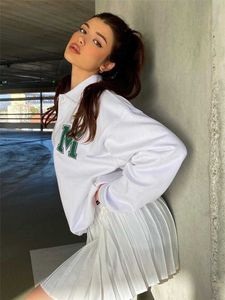 Le pull à col roulé blanc respirant pour femmes améliore la maison originale des vêtements de mode coréens mignons