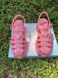 Sandales d'extérieur à tête large pour femmes semelles épaisses antidérapantes San dals chaussures de pluie design bas de mariage pour femmes tailles multicolores 35-41