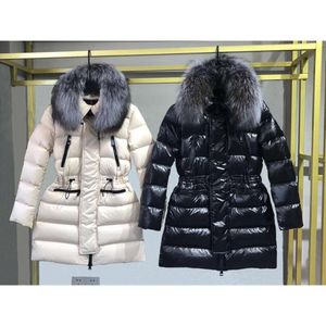 Vestes d'hiver pour femmes Duck blanc Down Down Veste Femme Long Puffer Femme Femmes chaudes Femmes Real Wolf Colons de fourrure de fourrure