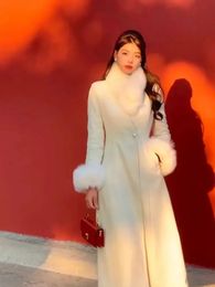 Mélanges de laine pour femmes 2023 élégant col de fourrure blanche manteaux de laine femme mince Aline Style chinois longue dame Vintage épais chaud 231129