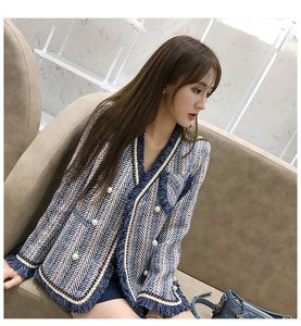 Dameswolmengsels 2023 Koreaanse stijl Koreaanse stijl Cardigan Jacket Blue and White Stripe Pearls wollen basiscoat vrouwen herfst wintervrouwen '