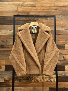 Mélanges de laine pour femmes manteau à double boutonnage femme manteau 1951 ours en peluche vestes courtes taille sept couleurs manches à revers Cape MAX vêtements d'extérieur 231211