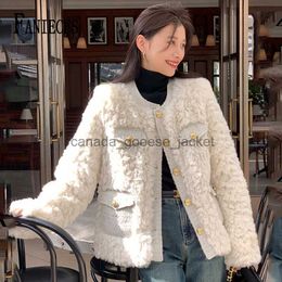 Mélanges de laine pour femmes FANIECES hiver blanc laine d'agneau manteaux femmes élégant col rond simple boutonnage fausse fourrure vestes en peluche coréen chaud survêtementsL230918