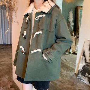 Mélanges de laine pour femmes manteau de laine vert armée japonaise boucle en corne Kawaii femme courte étudiant outillage Style rétro femmes coréennes