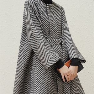 Mélanges de laine pour femmes Lautaro automne hiver noir et blanc Zigzag manteau de laine femmes ceintures une ligne en vrac élégant élégant piste mode coréenne 221110