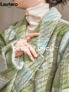 Mélanges de laine pour femmes Lautaro hiver long chaud coloré mélanges à carreaux manteau pour femmes boutons de corne de luxe vêtements de créateur pardessus en laine 2023 231124
