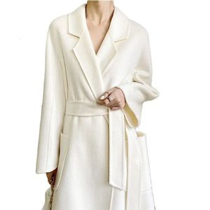 Cappotto da donna in misto lana bianca Cappotto da donna autunno di media lunghezza in cashmere Cappotto invernale da donna con ondulazioni d'acqua e lacci Moda casual Classico MAX 231101