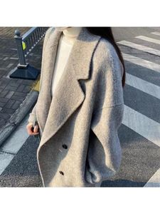 Dameswolmengsels Winter Koreaanse stijl Dubbele rij knopen Zijde Konijn Wollen lange overjas Dames Handgemaakte losse roze grijze wollen jas 230828