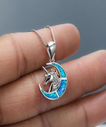 Vrouwen S925 Sieraden Blue Opal Unicorn Moon Pendant Necklace 925 Sterling Silver for Gift2126659