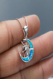 Vrouwen S925 Sieraden Blue Opal Unicorn Moon Pendant Necklace 925 Sterling Silver for Gift5462769