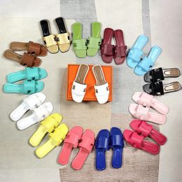 Dames Sandaal Designer Dames Slippers Bloemen Slipper Leren Flats Sandaal Luxe Merk Zomer Strand Platte Hak Woody Muilezels Schoenen Dames Loafers Slippers Slippers 35-42