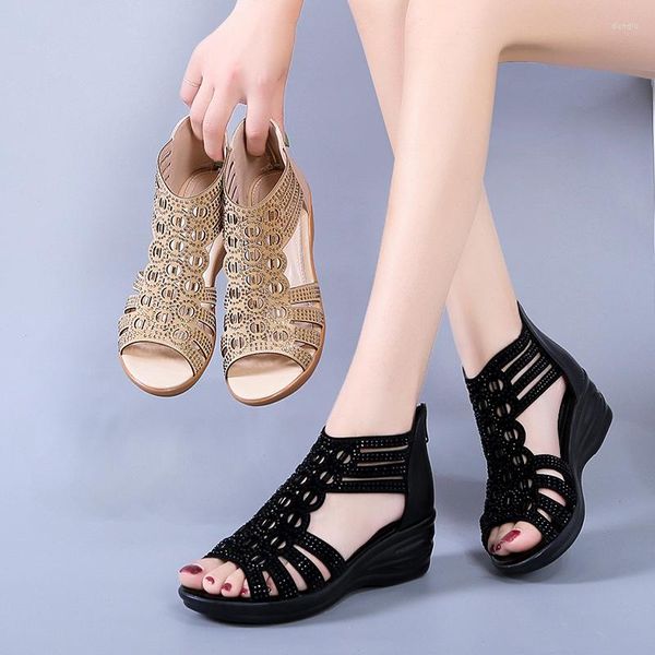 Sandales confortables à talons compensés en cristal pour femmes, chaussures ajourées avec fermeture éclair, plates et élégantes, 32996