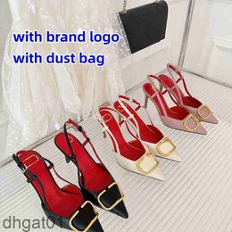 Femmes Sandales Designer High Heels Red Wedding Chaussures en cuir authentique 4cm 6cm 8cm 10cm Talon mince Point Point Metal Boucle nue Nude Black Silver Summer 34-44