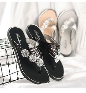 Femmes sandales en caoutchouc ouvert Luxurious strass de femme d'été Toe Toe mignon confort bling fashion sexy slippers 859 2750061 562559519
