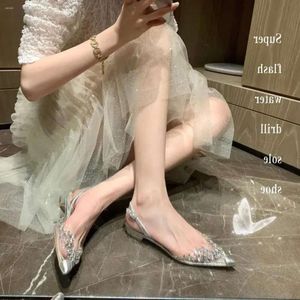Femmes Sandales Rignestone Transparent pour Fairy Summer One Line avec des chaussures plates à petite capuchon Crystal Low Talon Femmes A94