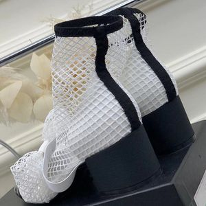 Femmes sexy net bottes avec gros talon concepteur de piste avec décor en cristal bling dames robe de soirée vente chaude nouveau modèle de haute qualité bottes en cuir véritable femme